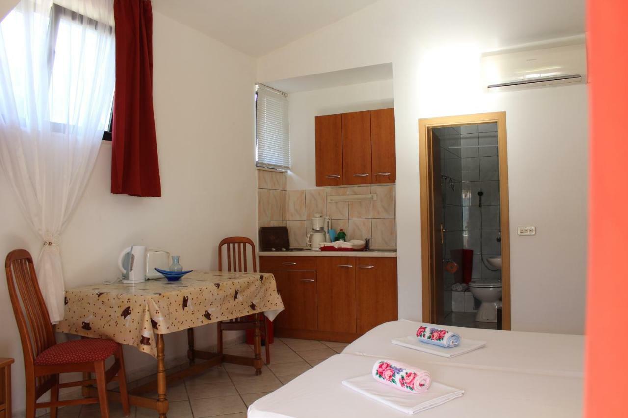 Apartments Sveti Anton Orebić Exterior foto